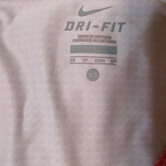 Nike shirt - Picture 3 of 3